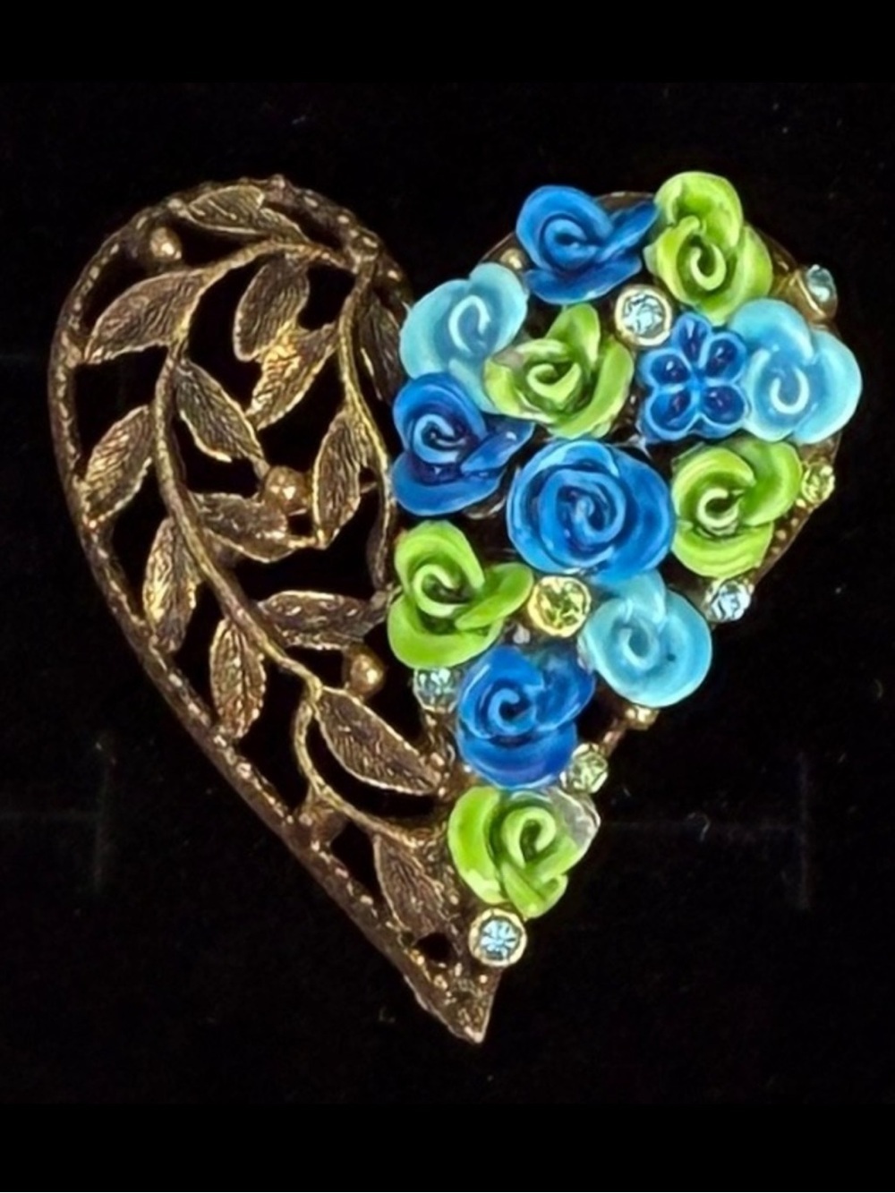 Vintage aged goldtone, porcelain 3-D flower, heart brooch, pin